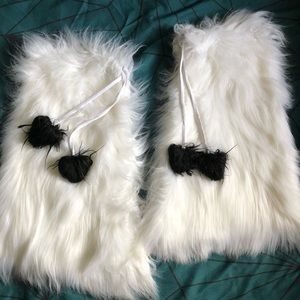 ❄️ iheartraves white fluffies